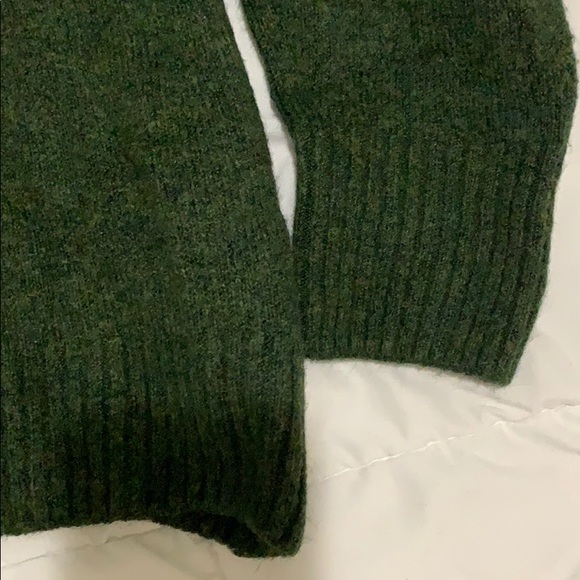 Woolen Sweater - Picture 4 of 4